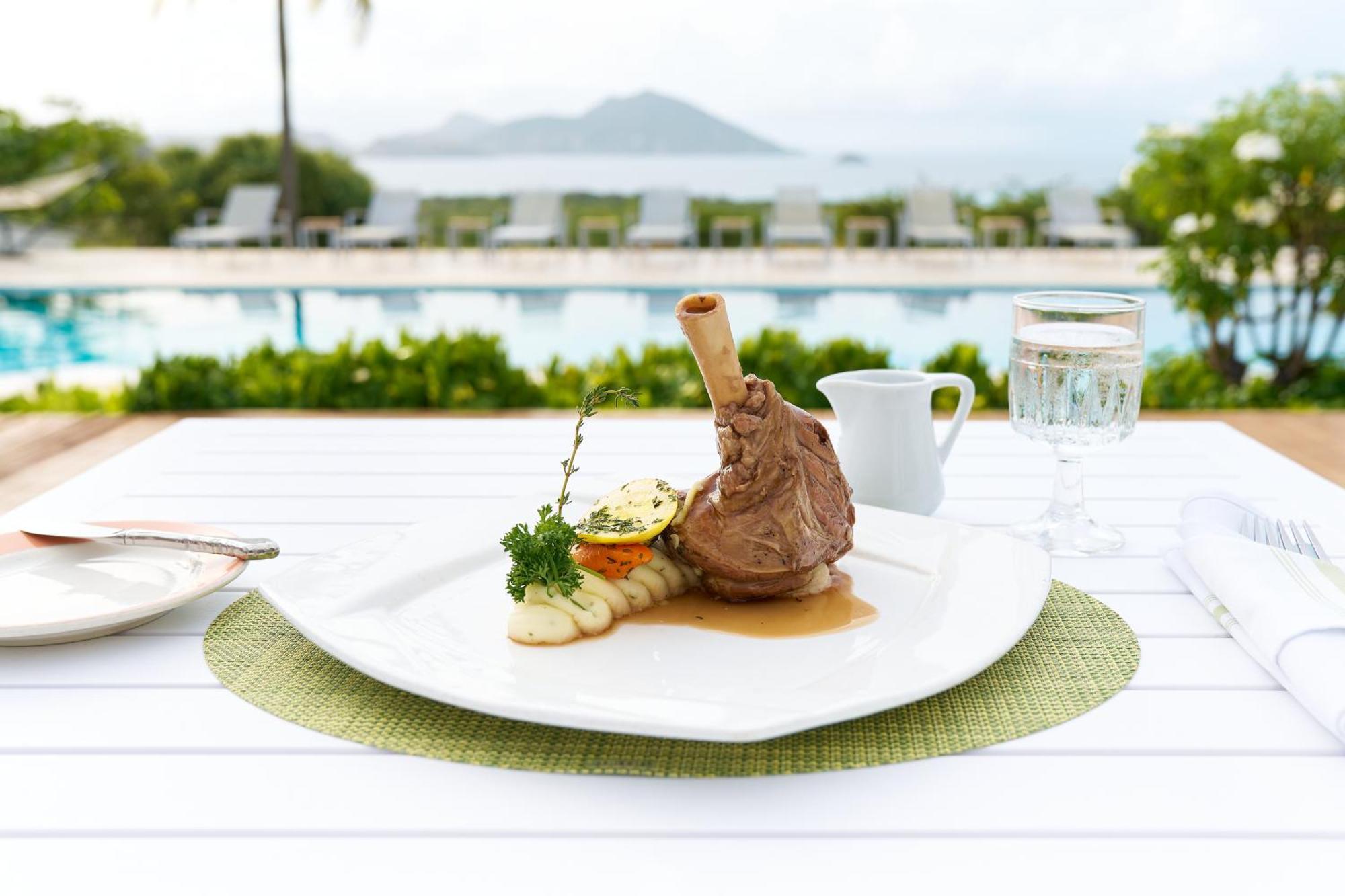 Mount Nevis Hotel Bagian luar foto