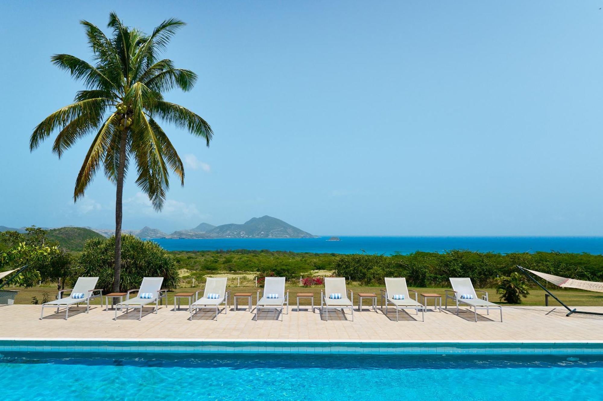 Mount Nevis Hotel Bagian luar foto