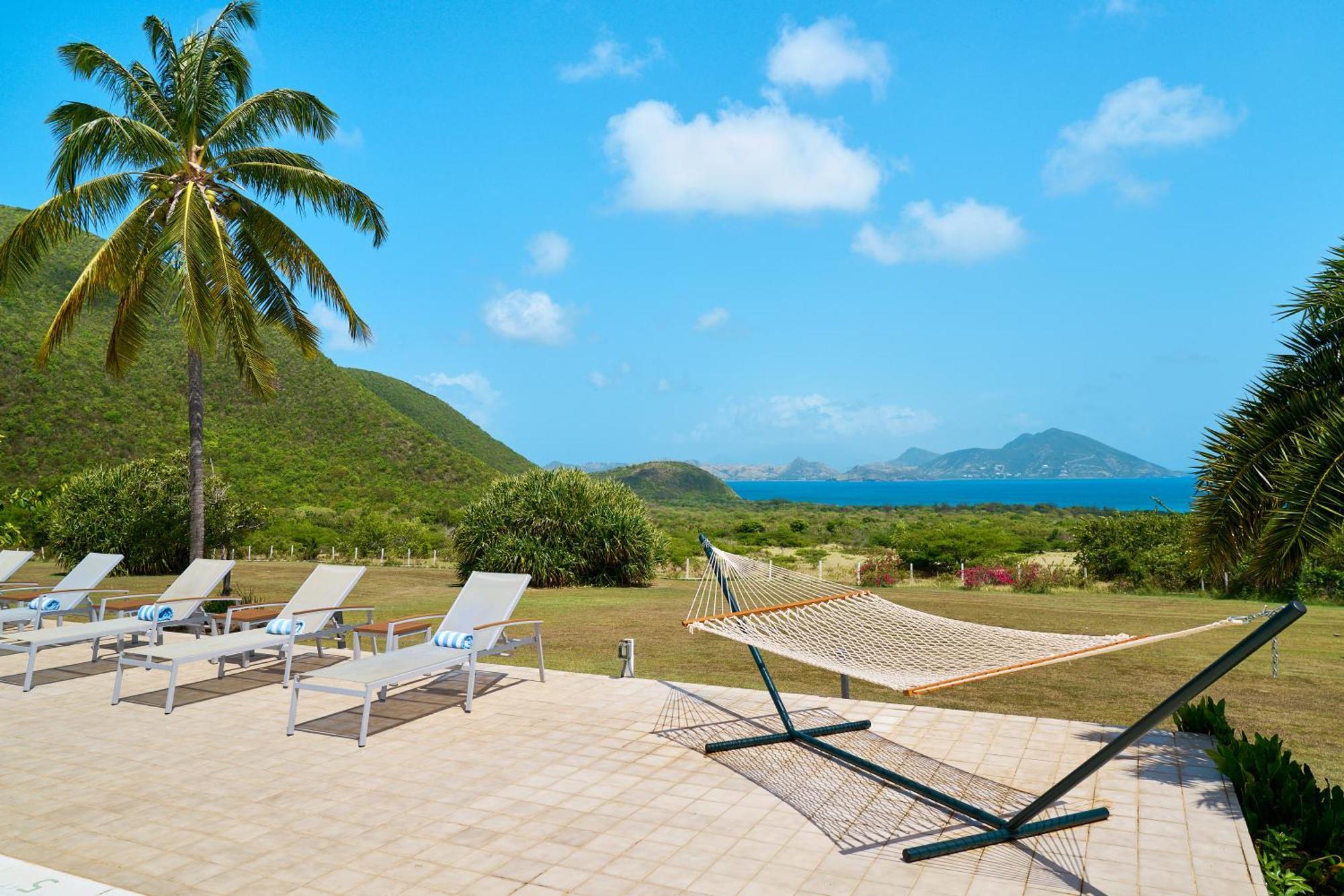 Mount Nevis Hotel Bagian luar foto