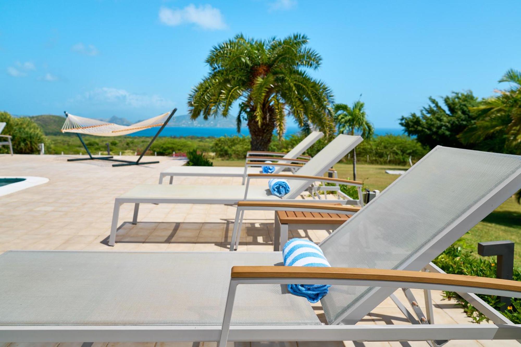 Mount Nevis Hotel Bagian luar foto