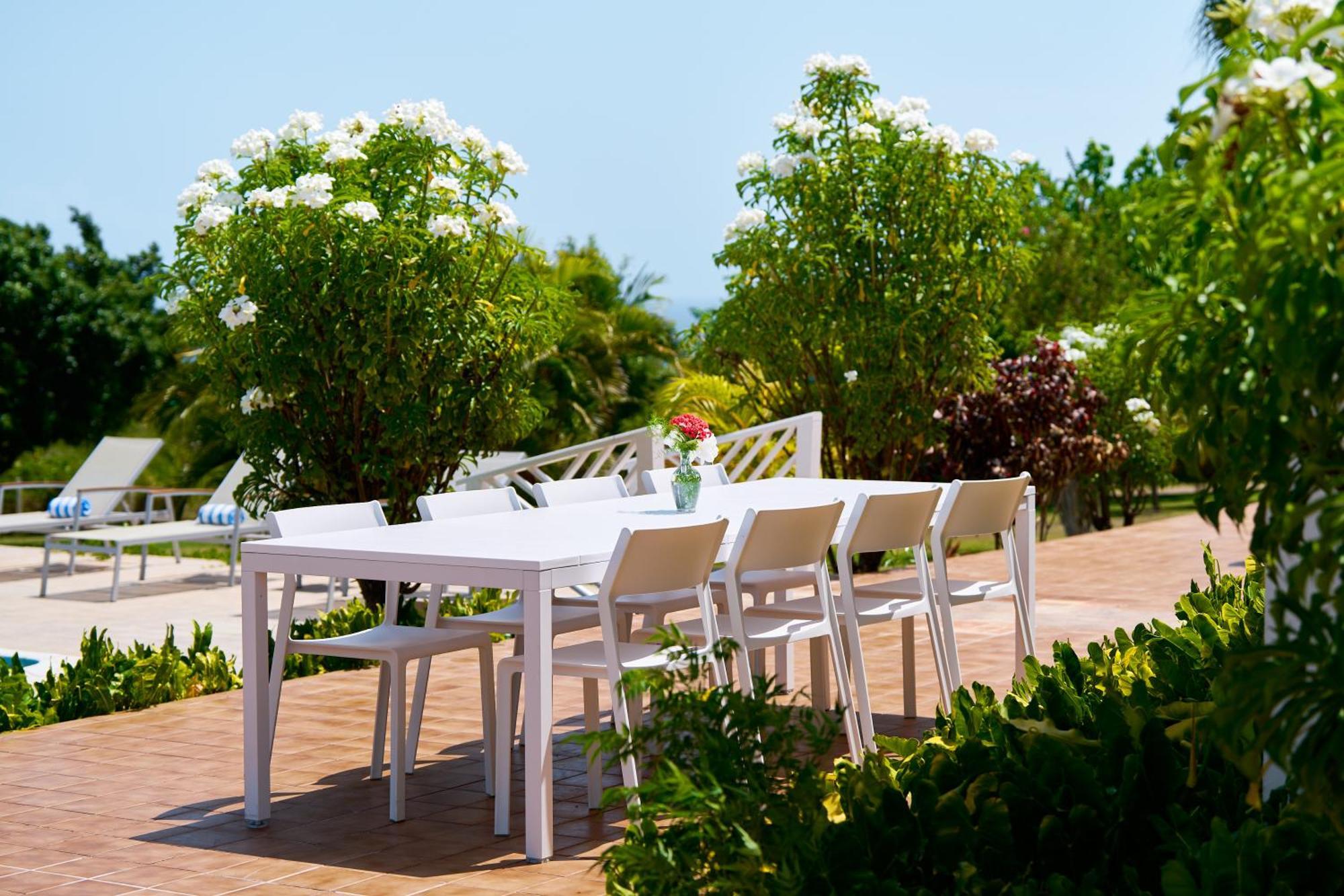 Mount Nevis Hotel Bagian luar foto