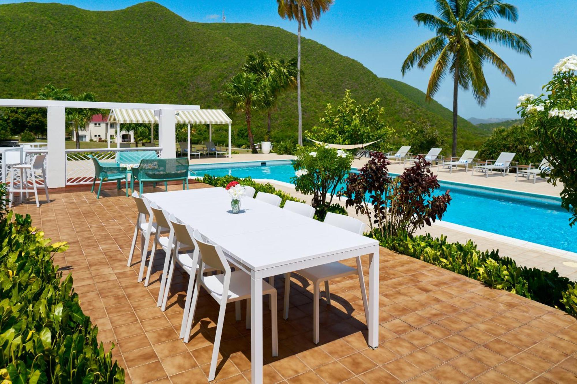 Mount Nevis Hotel Bagian luar foto