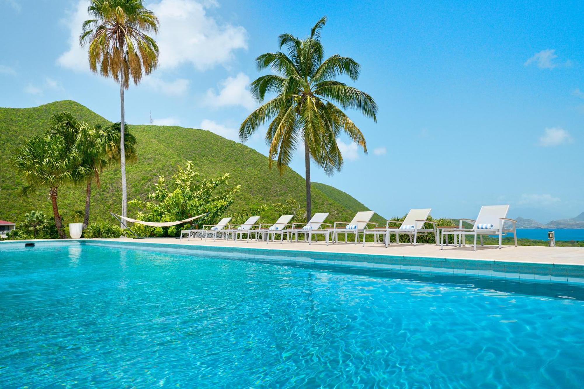 Mount Nevis Hotel Bagian luar foto